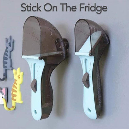 Sliding measuring spoon for baking