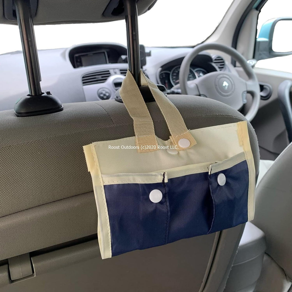 Car umbrella bag that keeps the car dry