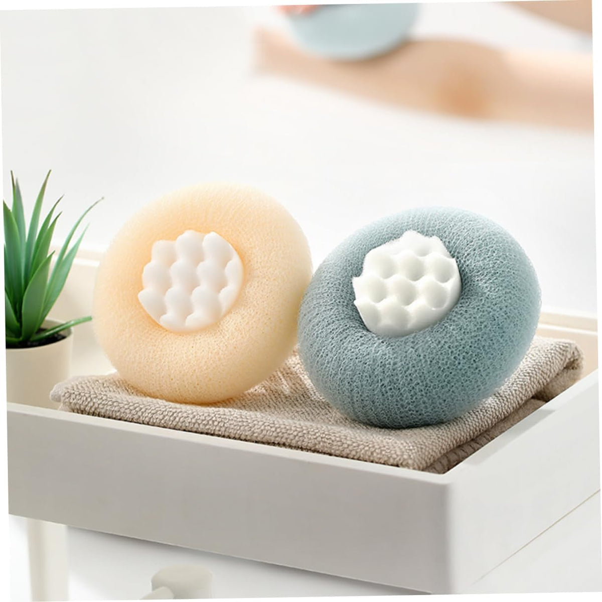 Exfoliating bath sponge for gentle exfoliation