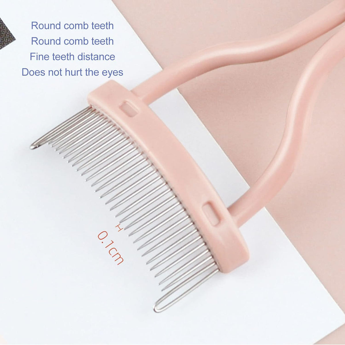 Lash comb that removes excess mascara clumps