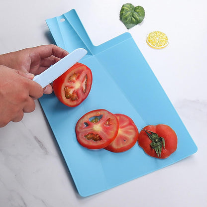 Foldable chopping boards in assorted colors