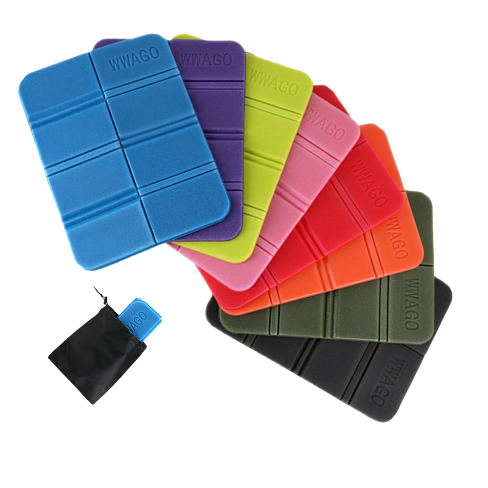 Foldable outdoor mat in black and pink