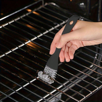 Grill and oven cleaning brush in black
