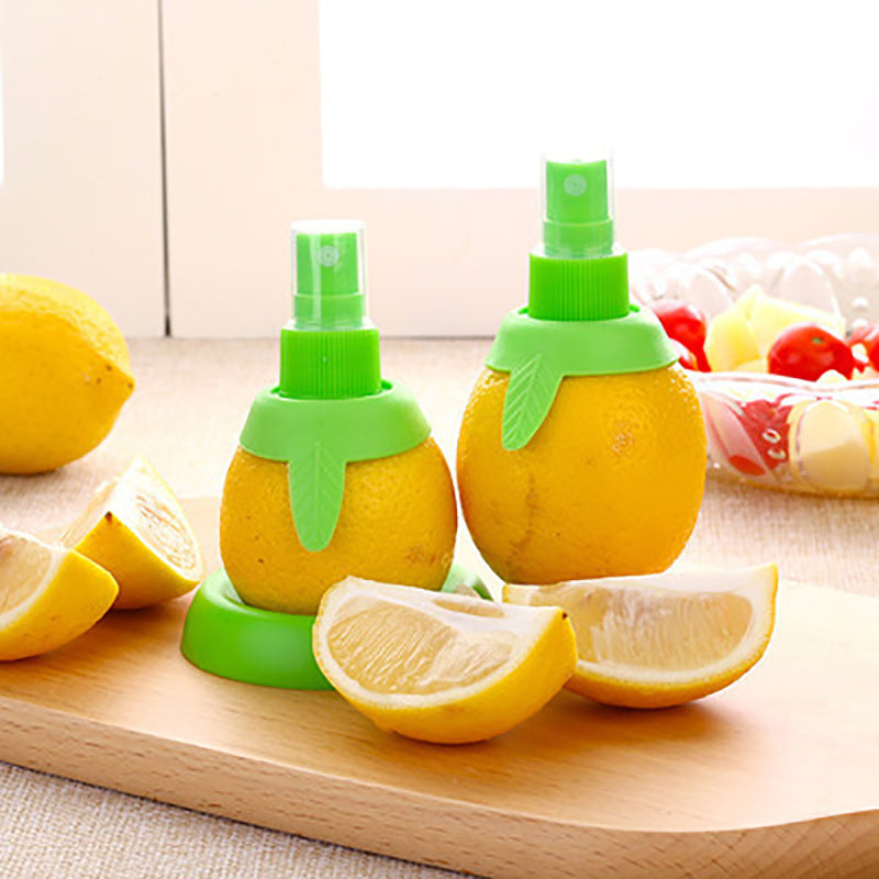 Handheld citrus juice sprayer