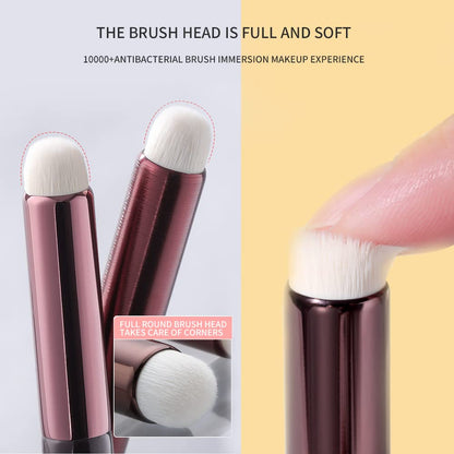 Soft lip makeup brush