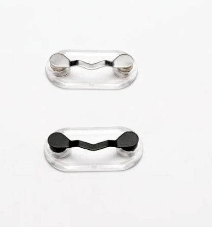 Magnetic eyeglasses holder in black and silver