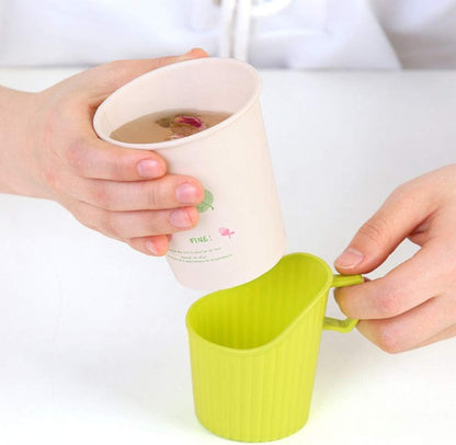Reusable holder for disposable cups