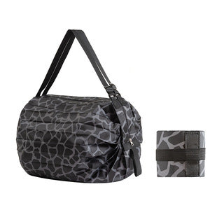 Portable large shopping bag in black camouflage