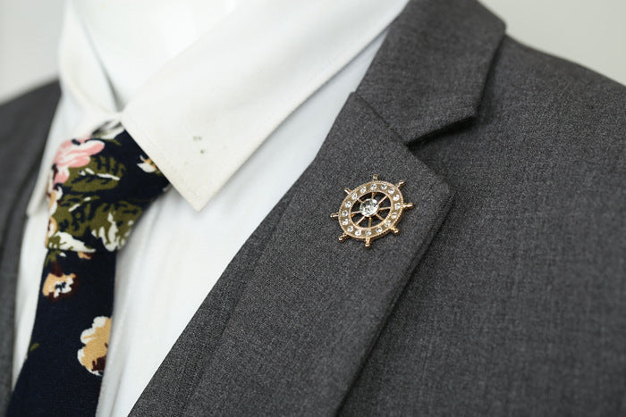 Professional suit pin, wheel design