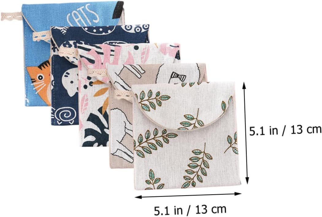 Sanitary pad storage bag sized for daily-use pads