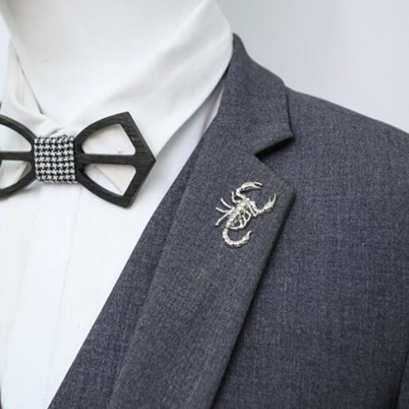 Suit pin brooch, gold scorpion design